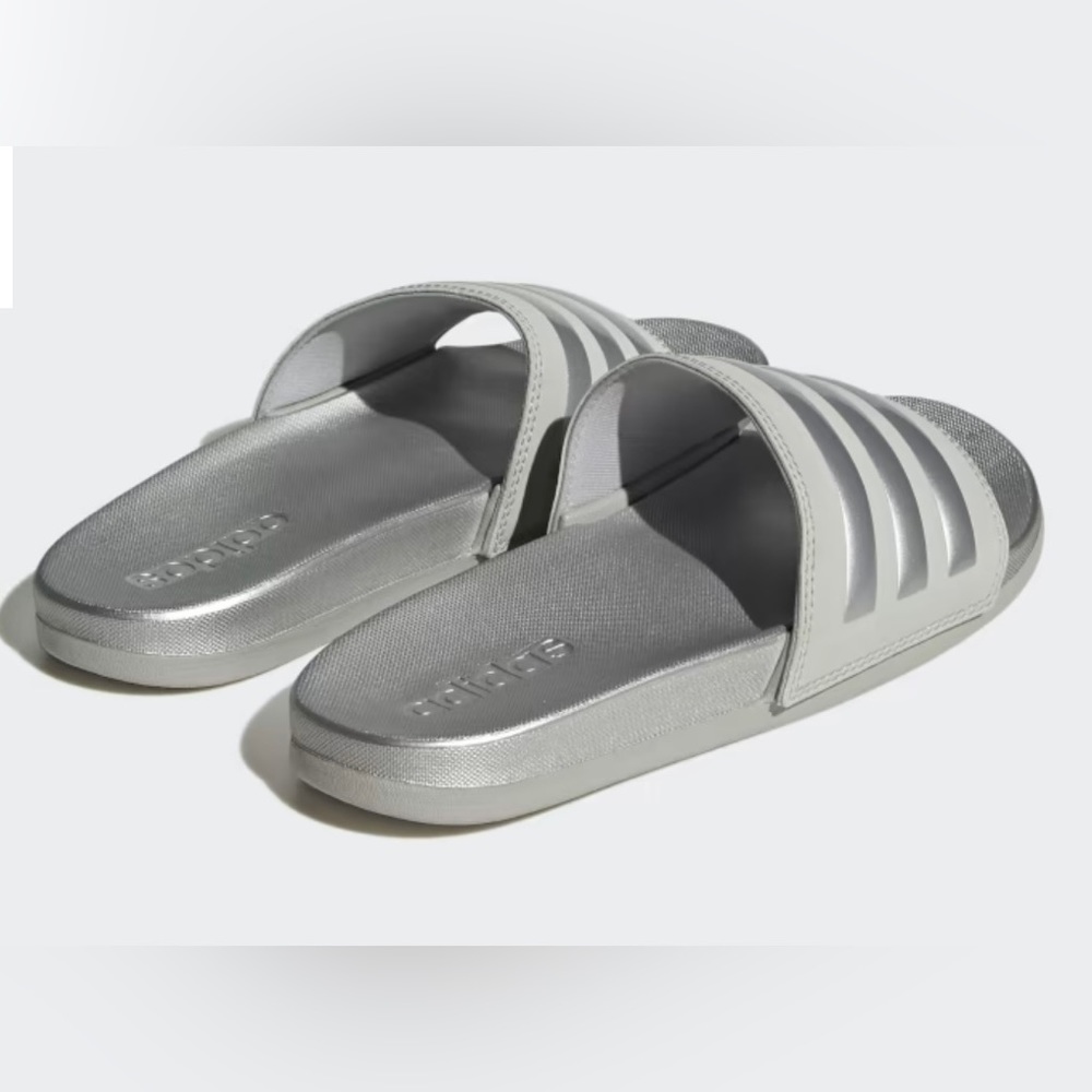 NWT!  Adidas Adilette Comfort Slides Sz 9